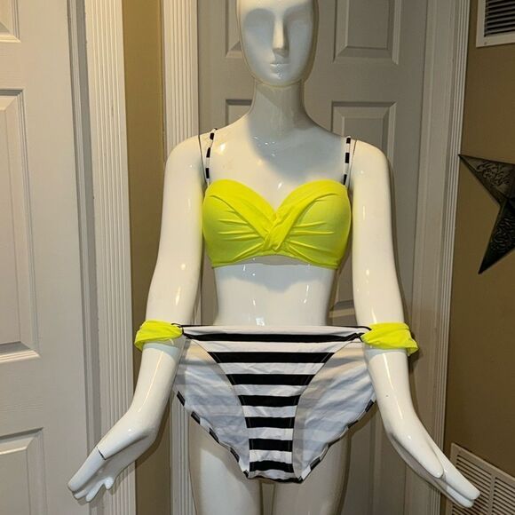 Nwot bikini - Picture 1 of 6